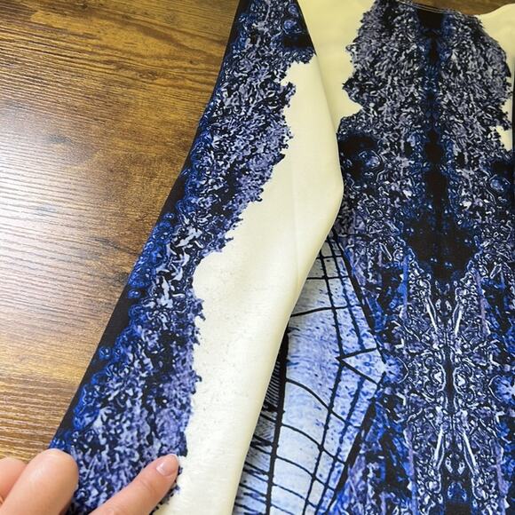 Kora Rae Abstract Long Sleeve Form Fitting Bodycon Mini Dress - Picture 8 of 9